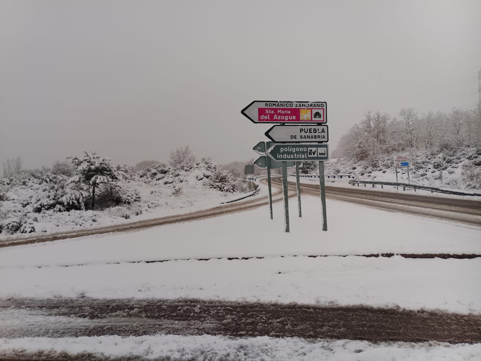 Las carreteras provinciales de Sanabria con “importantes dificultades” por nevadas