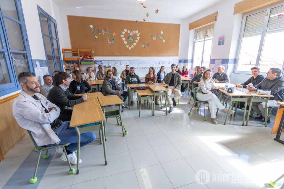 Los alumnos del 86 vuelven a las aulas en el Colegio San Vicente de Pa&uacute;l