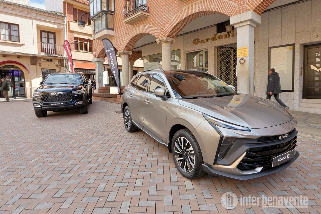Fyvasa Busanauto acerca la revoluci&oacute;n EVO al p&uacute;blico benaventano en la Plaza de Santa Mar&iacute;a