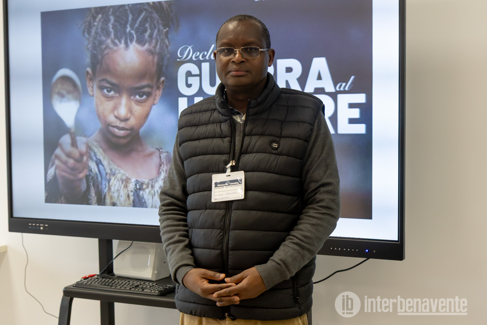 Entrevista: Serge Ndayisaba, misionero en Camer&uacute;n: &ldquo;La ayuda de Manos Unidas llega siempre a quien la necesita&rdquo;