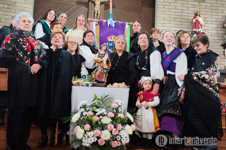 Olmillos de Valverde celebra el Día de las Águedas con el relevo del bastón de mando