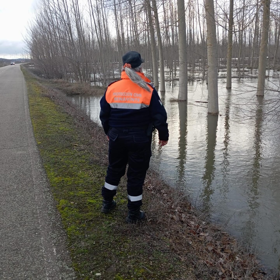 Vigilancia al río Órbigo en Santa Cristina y Manganeses de la Polvorosa por riesgo de desbordamiento