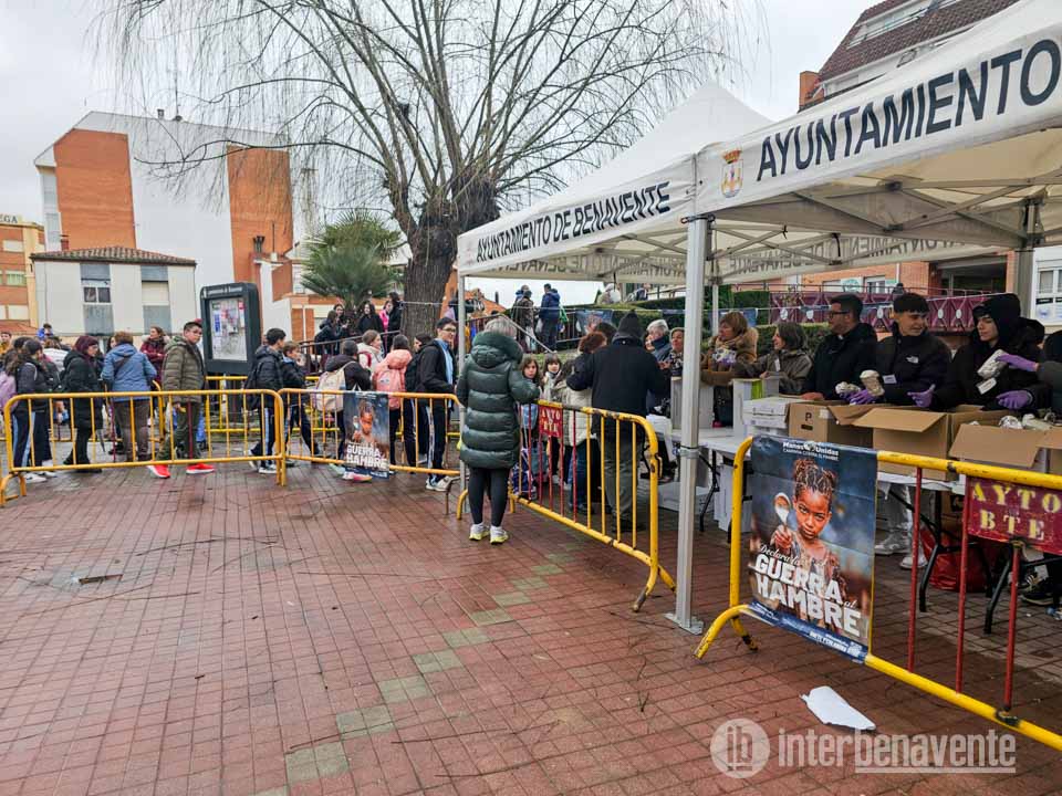 Benavente responde a la llamada solidaria de Manos Unidas con 1.300 bocadillos repartidos