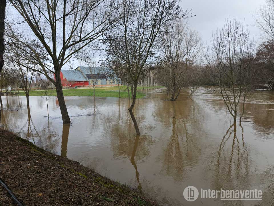 Las lluvias y el deshielo disparan las alertas en el &Oacute;rbigo