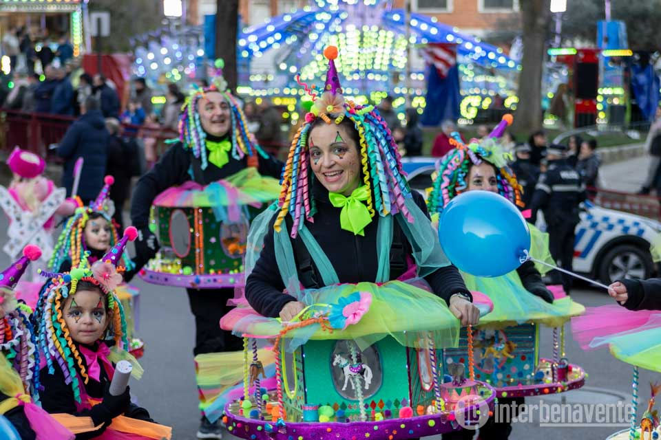 V&Iacute;DEO: Desfile de Carnaval en Benavente 2026