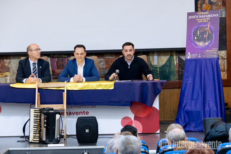 La Cofrad&iacute;a Jes&uacute;s Nazareno descubre el cartel que anunciar&aacute; sus procesiones en la Semana Santa 2026 con la m&uacute;sica de Luis Antonio Pedraza
