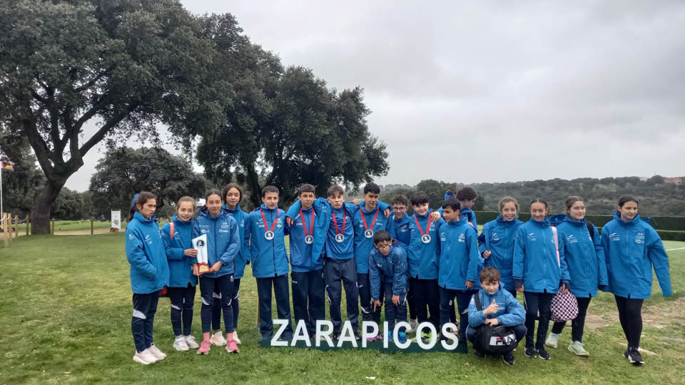 La marea azul del Atletismo Benavente firma un fin de semana sobresaliente en campo a través, trail y medio maratón