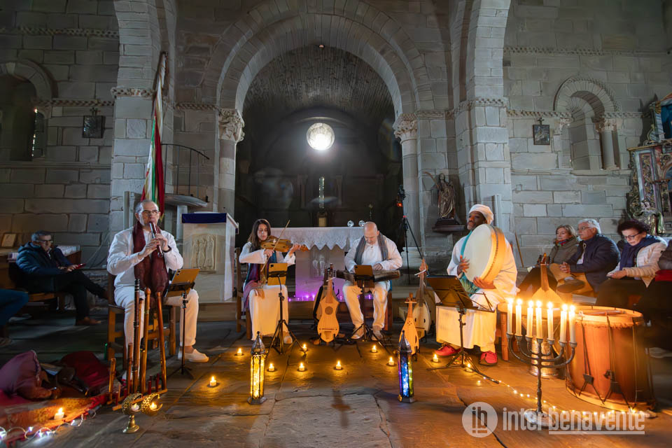 El Ensemble Musicantes llen&oacute; el m&aacute;gico espacio de la luz equinoccial en Santa Marta de Tera