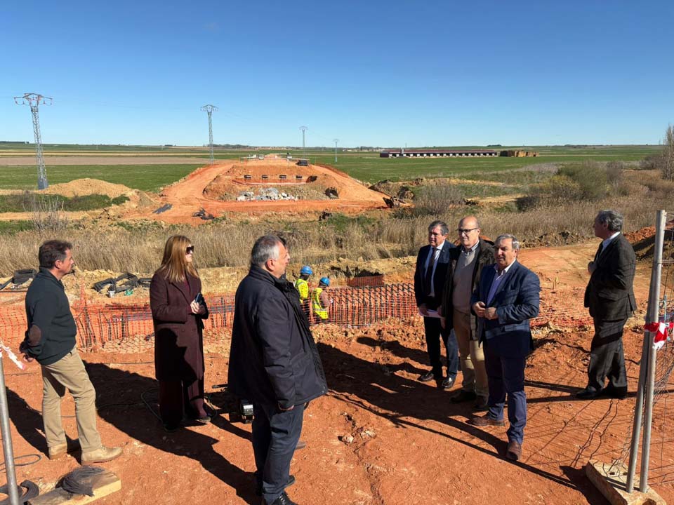 La Junta avanza en la construcción del nuevo puente sobre el Valderaduey en Villalpando