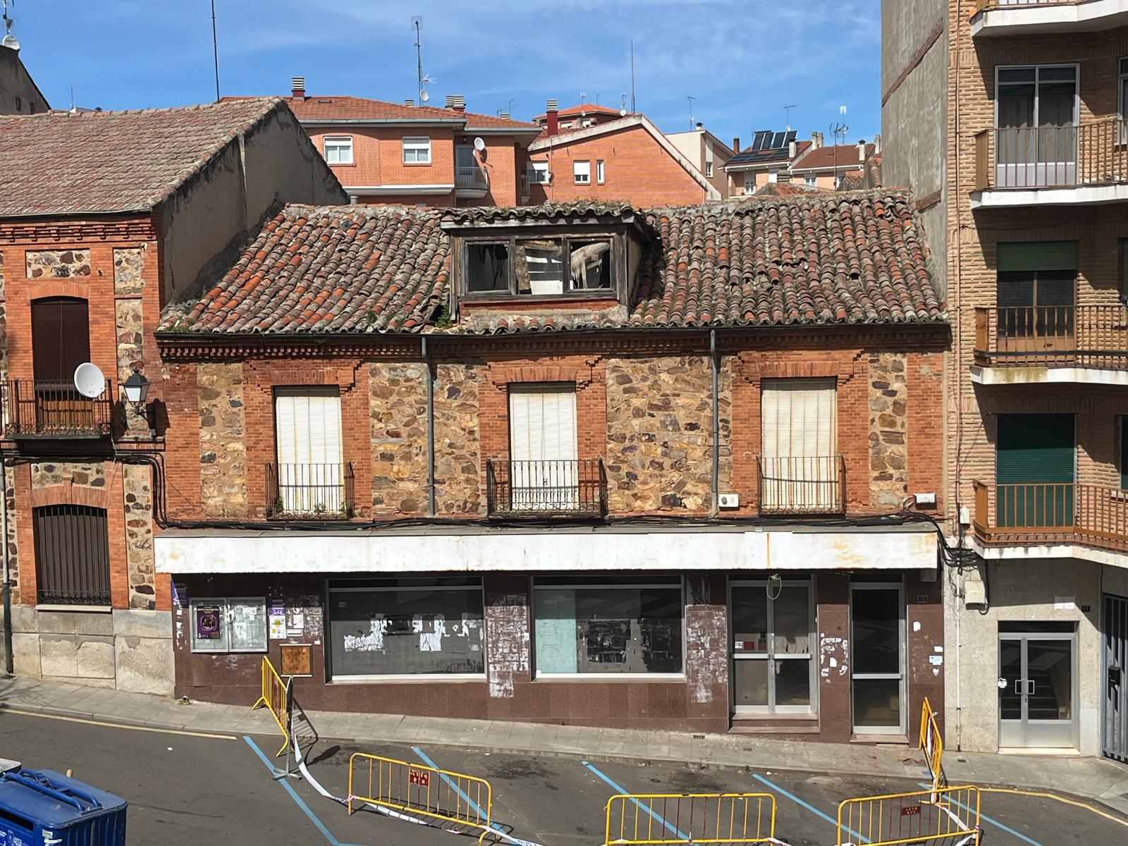 El Ayuntamiento de Benavente ordena intervenir un edificio en la Plaza del Grano por riesgo estructural
