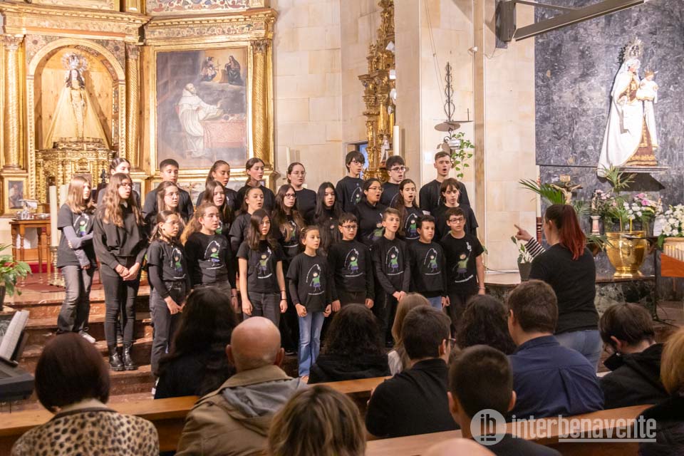 V&Iacute;DEO:Concierto del Coro del IES Los Sauces y el Coro Juvenil Duquesa Pimentel en la iglesia del Carmen