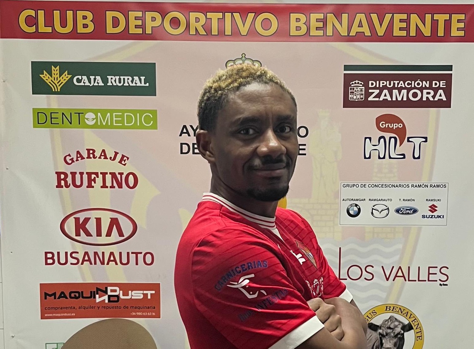 El CD Benavente anuncia el fichaje del centrocampista ghanés Prince Dadzie