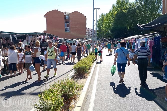 El mercadillo semanal de los jueves se traslada a este miércoles por el festivo de Semana Santa