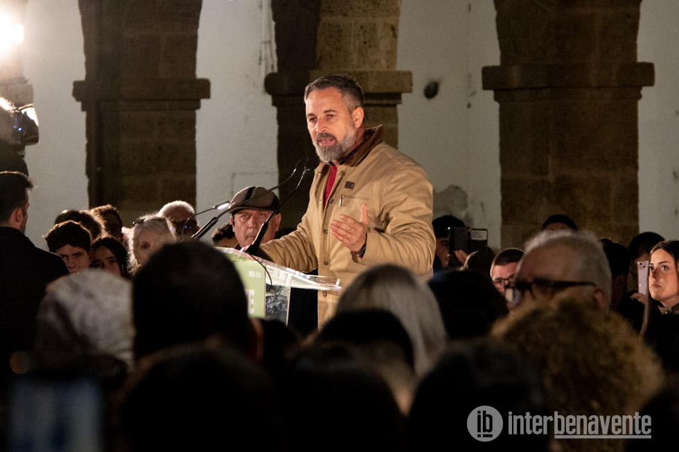 VÍDEO: Mitin de Abascal en la Plaza Mayor de Benavente