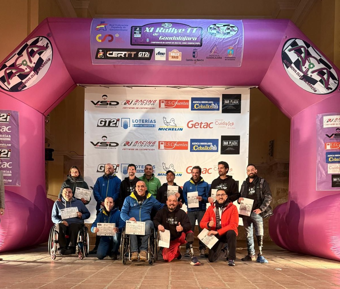 El piloto de motos Carlos Blanco luchó contra el barro en la Baja de Guadalajara