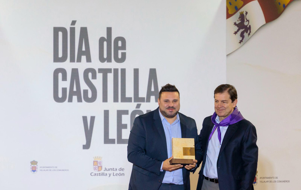 La Junta reconoce en Villalar la trayectoria de Luis Antonio Pedraza en el Día de Castilla y León