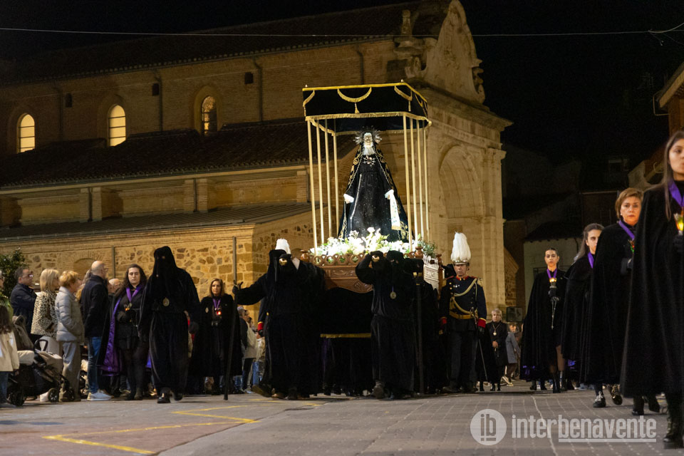 Benavente acompa&ntilde;a con solemnidad la Magna Procesi&oacute;n del Santo Entierro