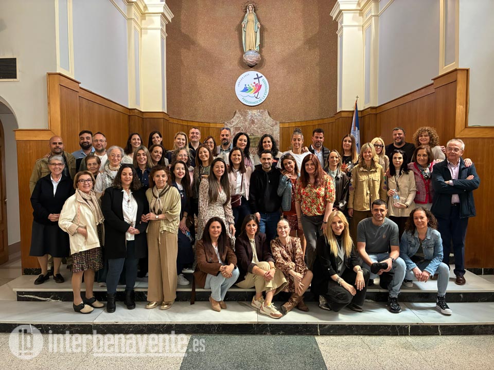 La quinta del 81 del Colegio San Vicente de Pa&uacute;l se reencuentra en Benavente