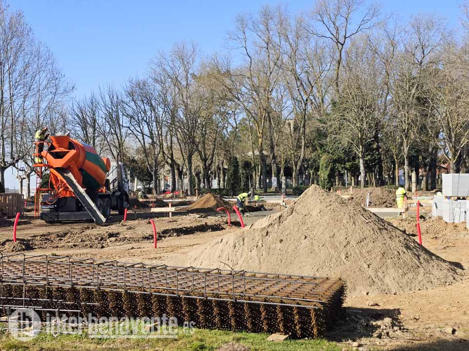 Una nueva cuadrilla de trabajadores se incorpora al proyecto de la Mota para poder cumplir con el plazo de ejecuci&oacute;n