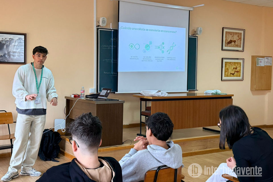 Pablo Mi&ntilde;ambres Barrio, de Benavente a la investigaci&oacute;n contra el c&aacute;ncer, vuelve para despertar vocaciones cient&iacute;ficas