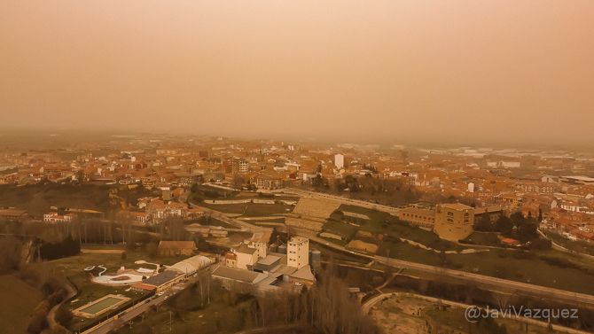 Nuevo episodio de polvo africano activa la alerta en Castilla y León hasta el 22 de abril