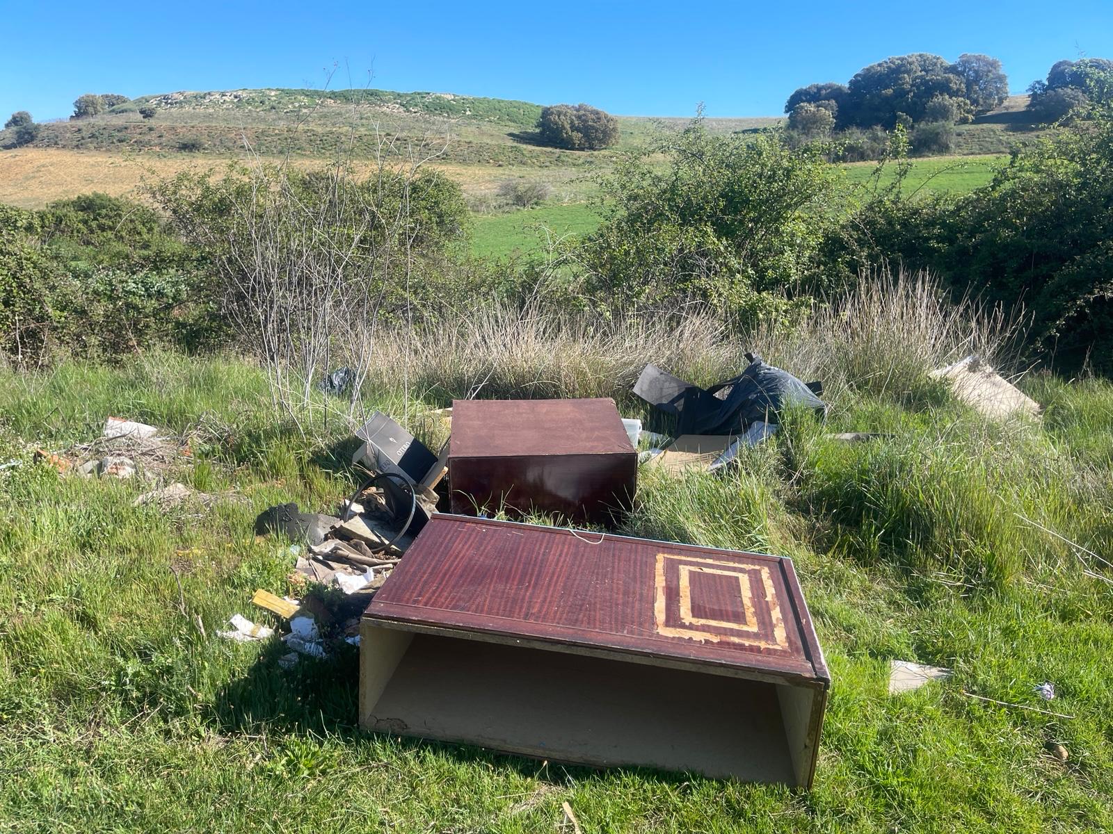 IU Benavente reitera la denuncia del “indecente del estado de suciedad” de zonas aledañas a Benavente