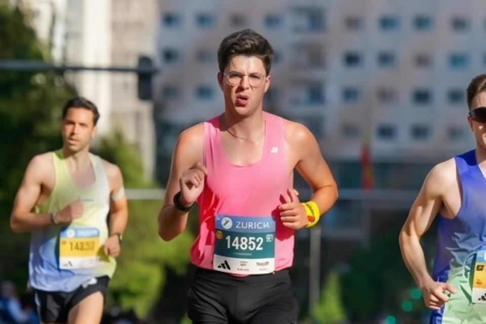 Adrián Hernández de Fuentes de Ropel, con 24 años entre los ocho mejores españoles de la Maratón de Madrid