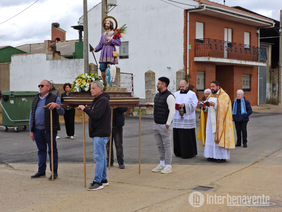 Castropepe pide a San Isidro un año de buenas cosechas en su tradicional bendición de los campos
