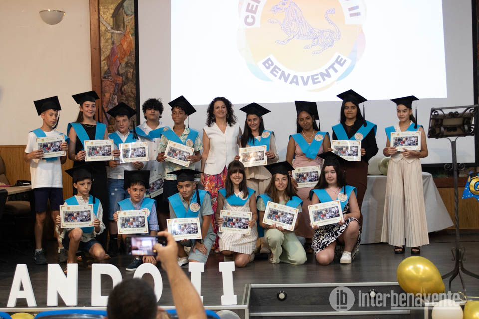 VÍDEO/FOTOS: Graduaciones de Primaria del IES Fernando II de Benavente