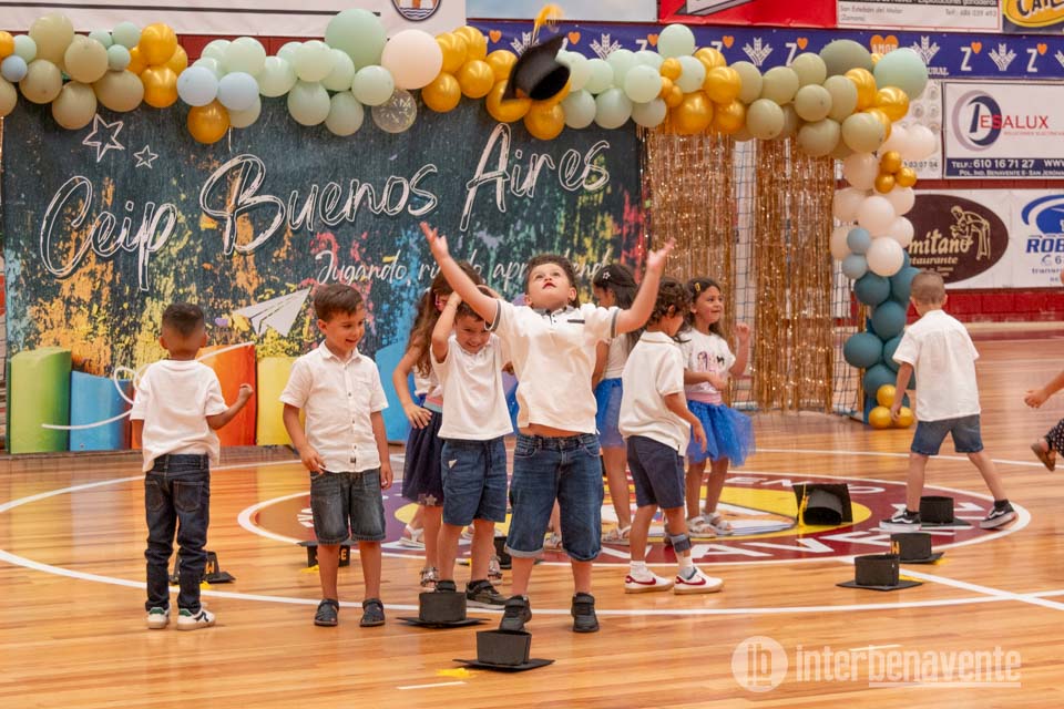 El CEIP Buenos Aires despide a Infantil y Primaria con bailes, v&iacute;deos y momentos emocionantes