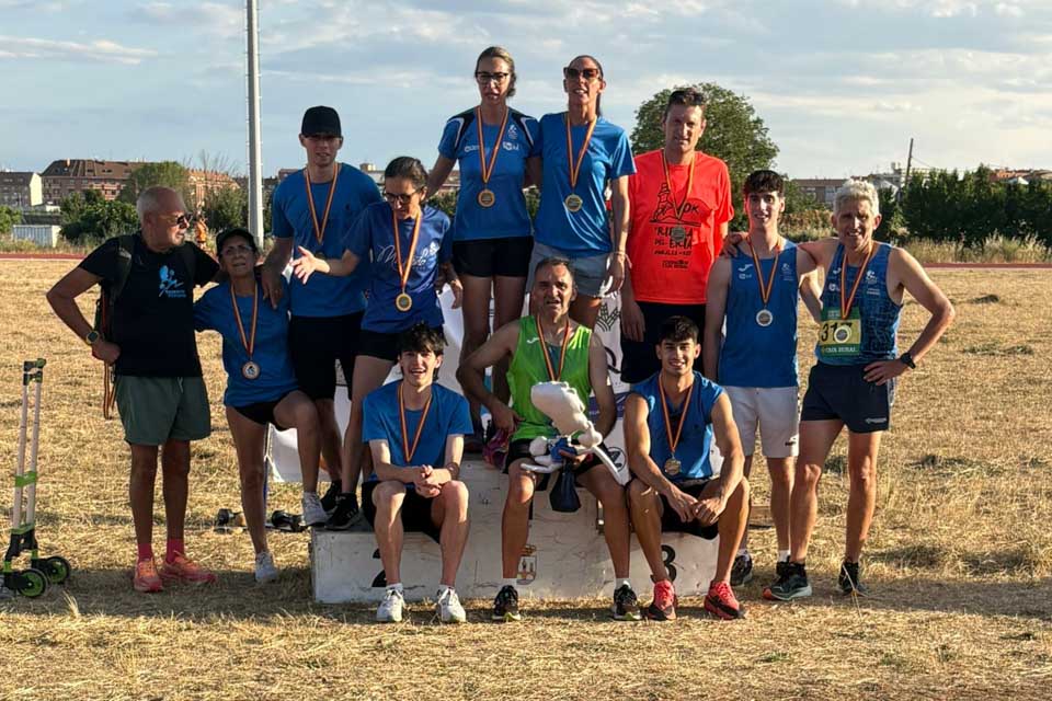 El VI Trofeo de Pista Ciudad de Benavente resiste al calor y reúne a más de 130 atletas en una gran tarde de atletismo