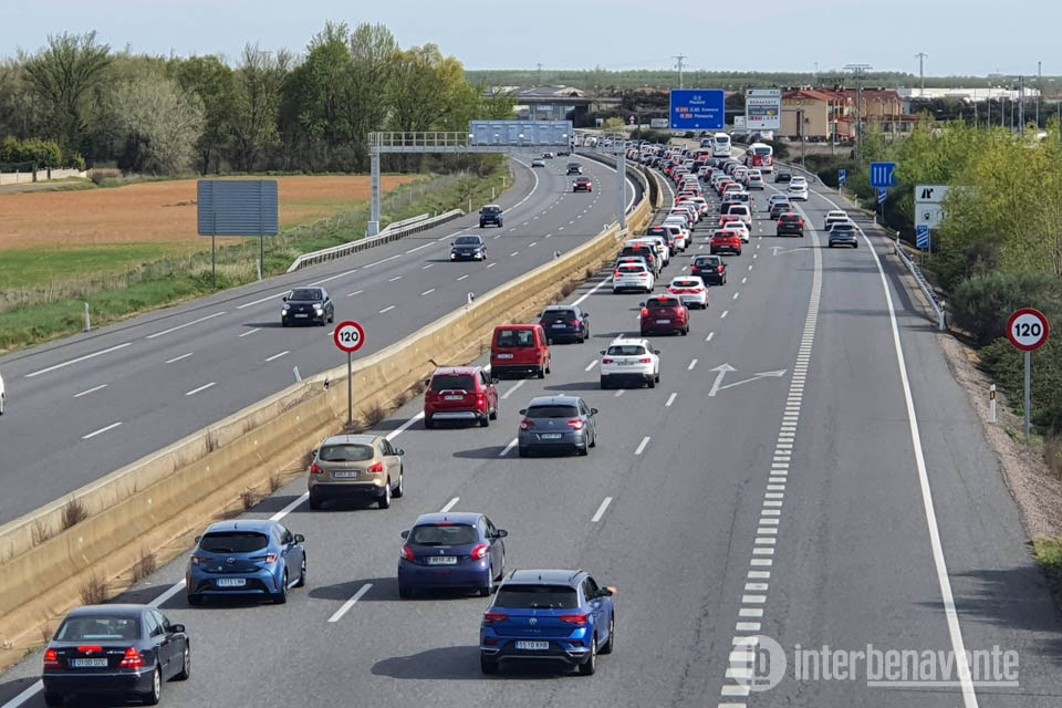La DGT lanza la Operación Verano 2026: más de 104 millones de viajes y un eclipse que lo complicará todo