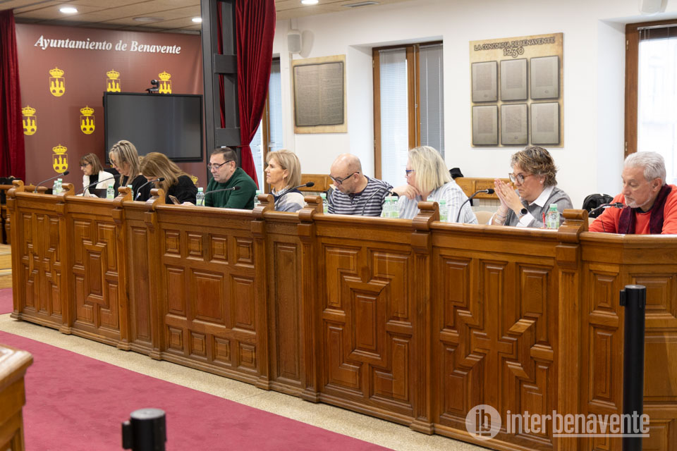 La oposición denuncia retrasos en comisiones pendientes de convocatoria y documentación municipal