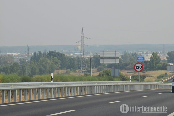 La calidad del aire continúa afectada por las partículas de los incendios forestales en León y Zamora