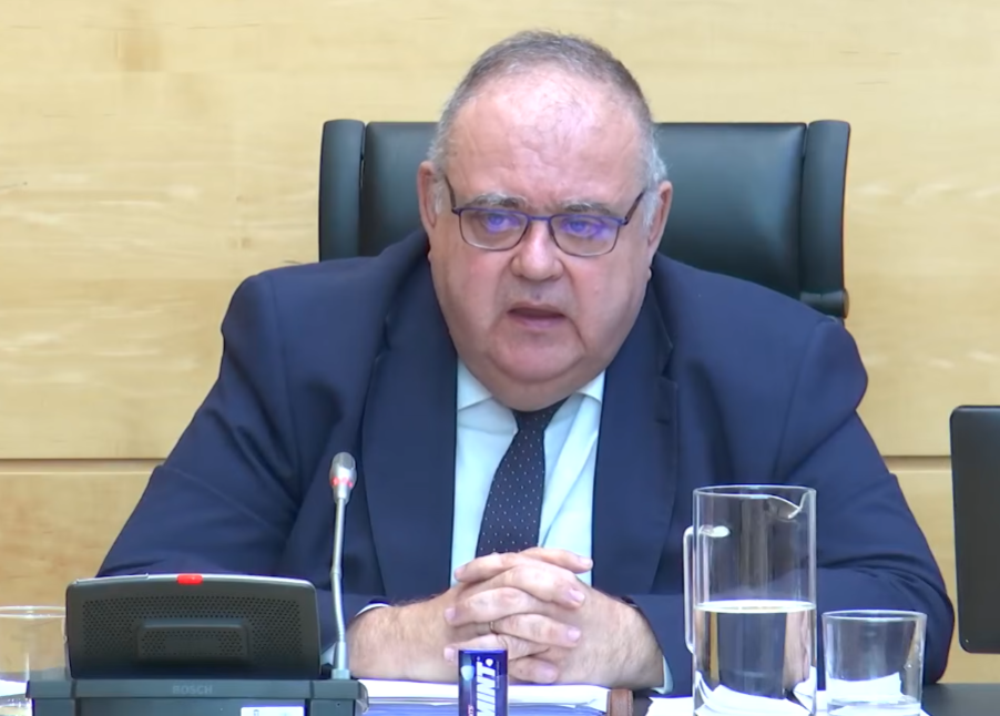 El consejero de Sanidad confirma que el nuevo TAC del Hospital de Benavente est&aacute; en proceso de licitaci&oacute;n