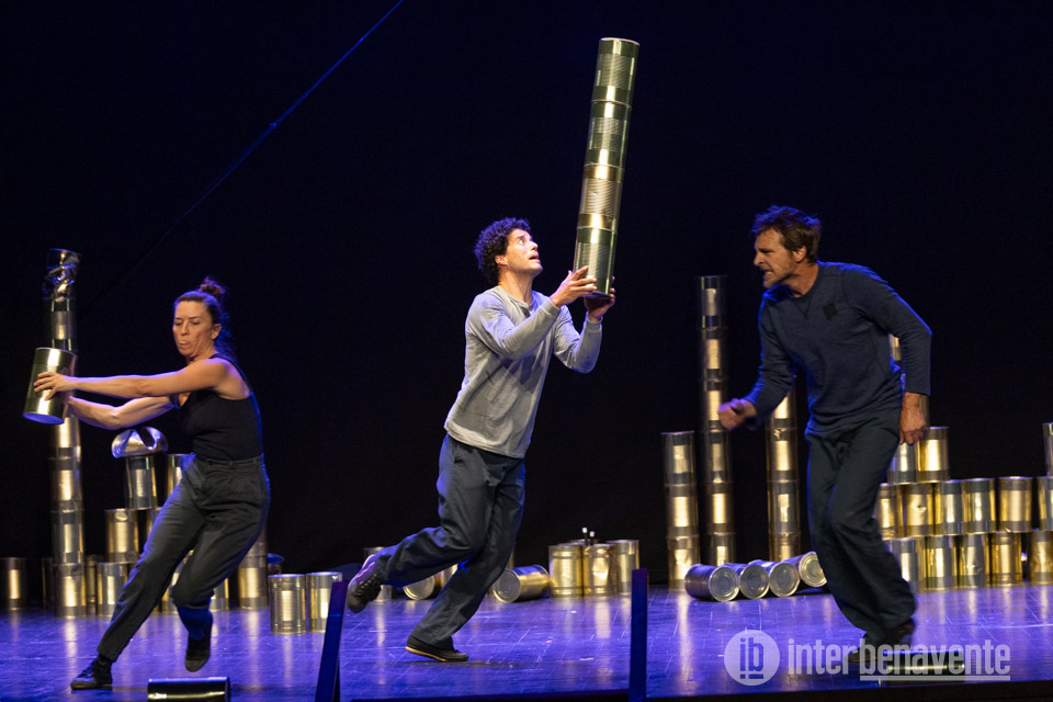 "Latas" de D'Click arranca el teatro de calle en el Reina Sof&iacute;a
