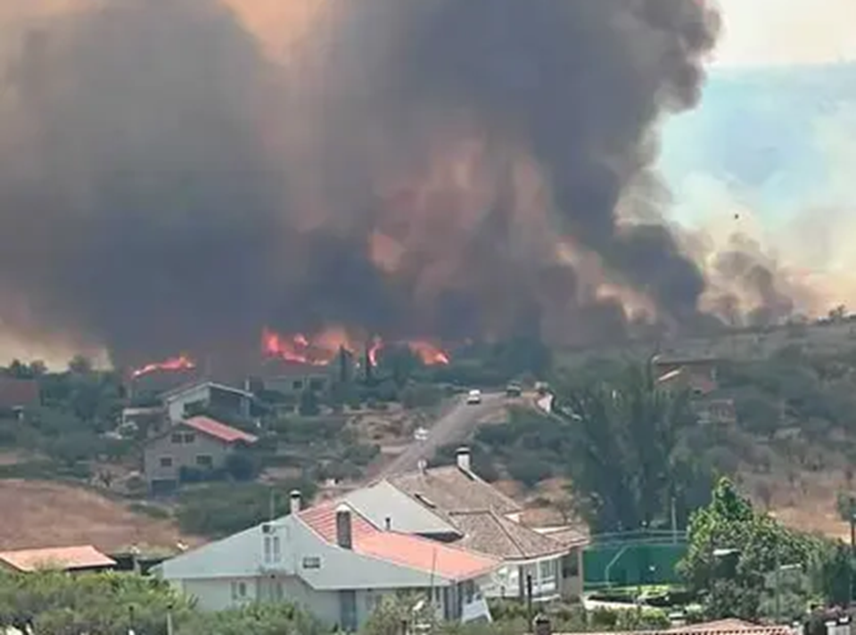 Desalojadas siete localidades a Bermillo de Sayago debido al incendio de Fermoselle