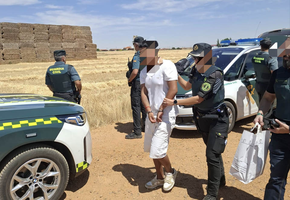 La Guardia Civil, coordinada desde Benavente con un amplio dispositivo,  intercepta a tres fugados de un control en Galicia