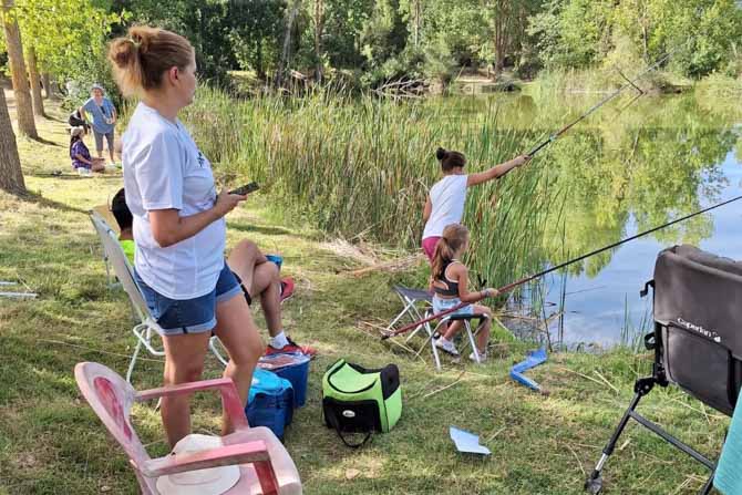 Castrogonzalo organiza una jornada infantil de iniciación a la pesca en las Lagunas “El Semillero”