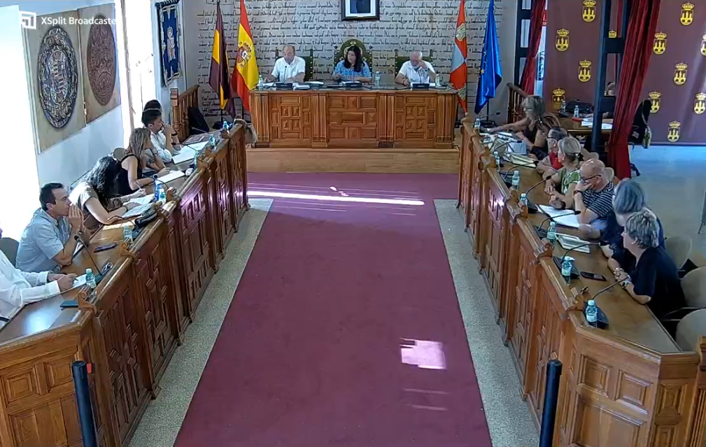 El Pleno de Benavente aprueba el suplemento de cr&eacute;dito de 419.900 euros entre reproches por las horas extraordinarias y la gesti&oacute;n econ&oacute;mica