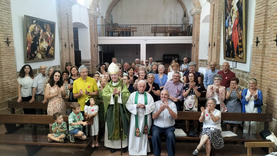 Fernando Varela destaca en Vega de Villalobos el esfuerzo vecinal para recuperar la espadaña de la iglesia