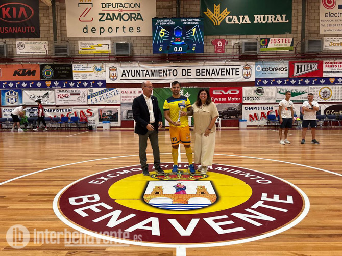 El Caja Rural Atlético Benavente se proclama campeón del Trofeo Diputación de Zamora tras vencer al San Cristóbal de Segovia