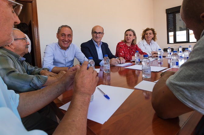 La Vicepresidenta de la Junta acude a Uña de Quintana para anunciar un nuevo paquete de ayudas en las zonas afectadas por los incendios