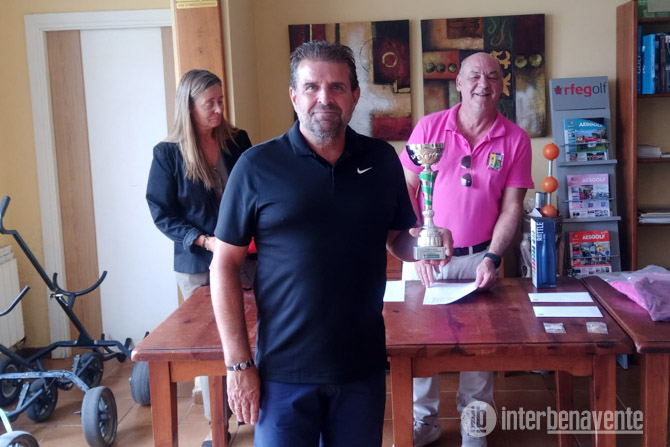 José Núñez Carballo, de Benavente se impone en 1º Cat. en el III Torneo Caja Rural de Golf en Villarrin