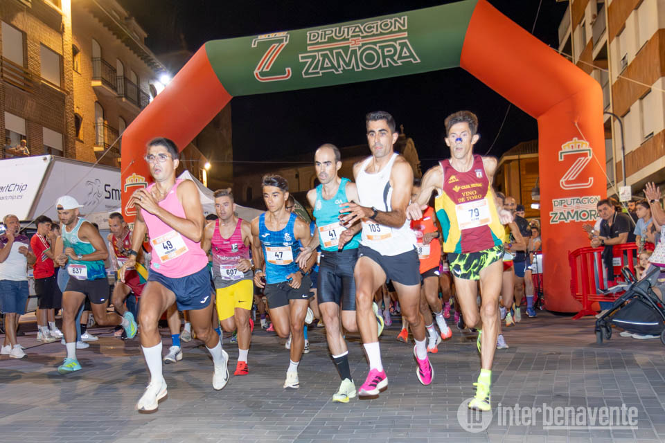M&aacute;s de 240 corredores desaf&iacute;an la noche en el estreno del Desaf&iacute;o Benavente 2026