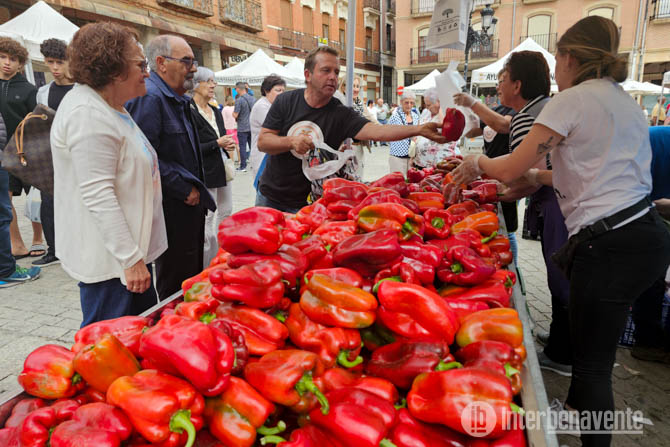 La Feria del Pimiento de Benavente alcanza su 32&ordf; edici&oacute;n con 18 expositores y una campa&ntilde;a que se presenta &ldquo;bastante buena&rdquo;