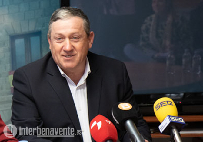 Fa&uacute;ndez asegura que la Diputaci&oacute;n actuar&aacute; si la empresa no subsana la pr&oacute;xima semana los problemas del alumbrado de Fuentes de Ropel