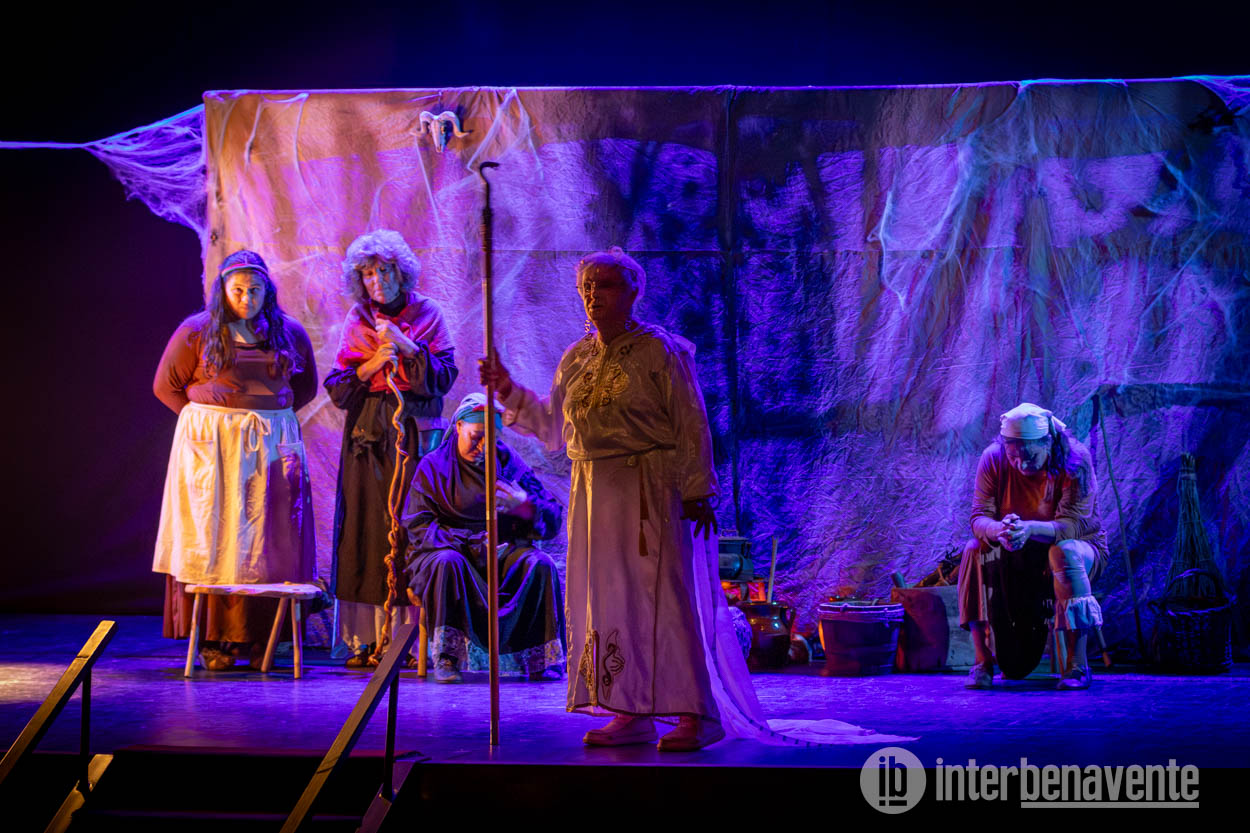 «La sentencia del agua», de SinSgae Teatro: las voces silenciadas que el teatro rescata del olvido