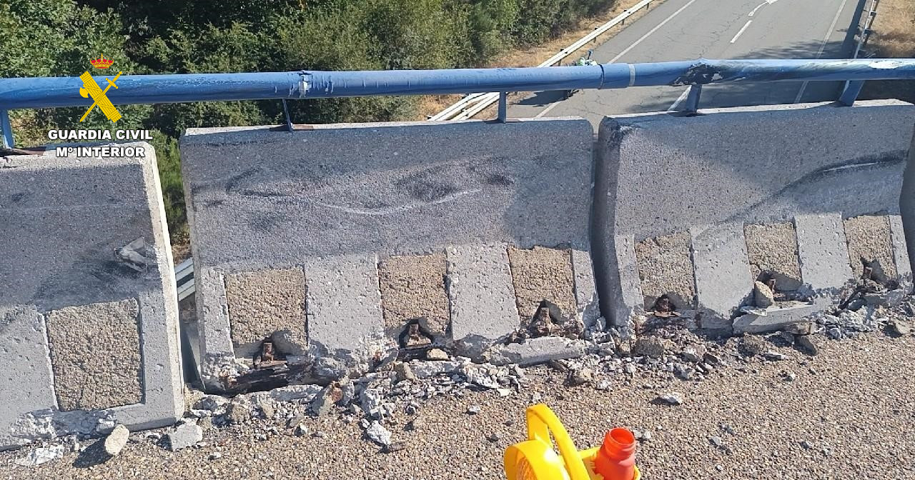 La Guardia Civil investiga a un conductor que huy&oacute; tras provocar un grave riesgo vial en la N-525