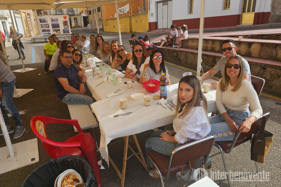 La ABTE comparte con una jornada festiva en la calle su pasi&oacute;n por el Toro Enmaromado